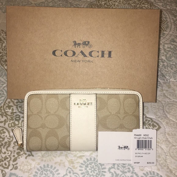 New Coach Wallet - Picture 4 of 4